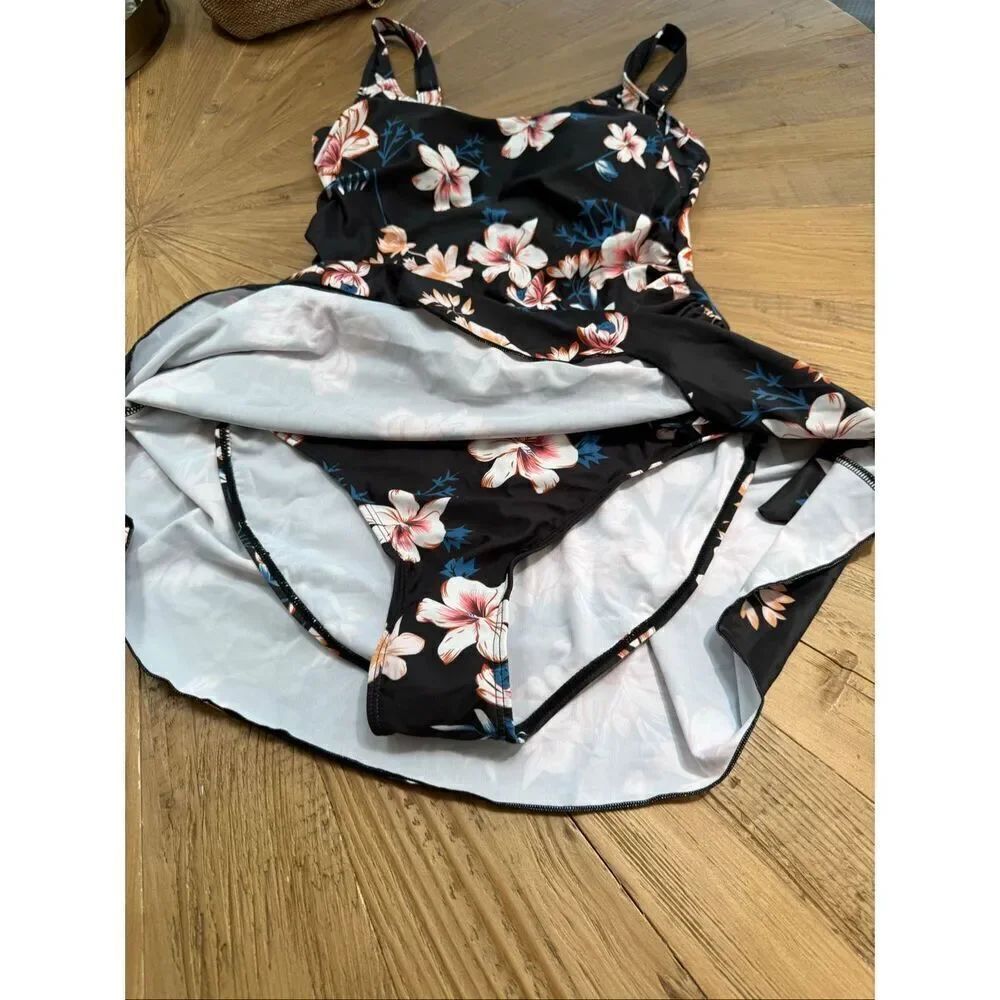 Blooming jelly red piece swimsuit size medium - Picture 3 of 5